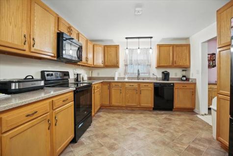 24 Clifford Street Mechanic Falls ME 04256