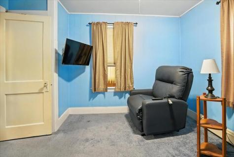 24 Clifford Street Mechanic Falls ME 04256