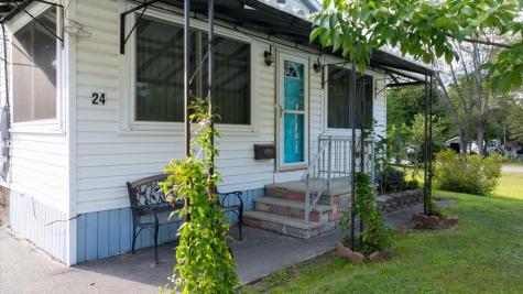 24 Clifford Street Mechanic Falls ME 04256