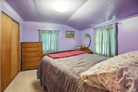 24 Clifford Street Mechanic Falls ME 04256