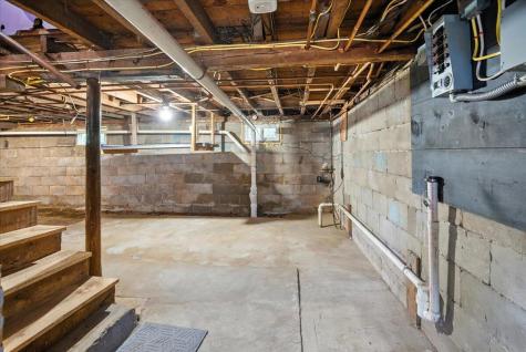 24 Clifford Street Mechanic Falls ME 04256