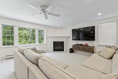 20 Sparrow Lane York ME 03909