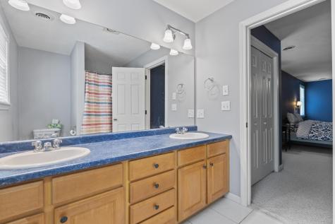 20 Sparrow Lane York ME 03909