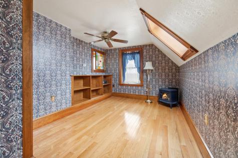 329 Main Road Bradford ME 04410