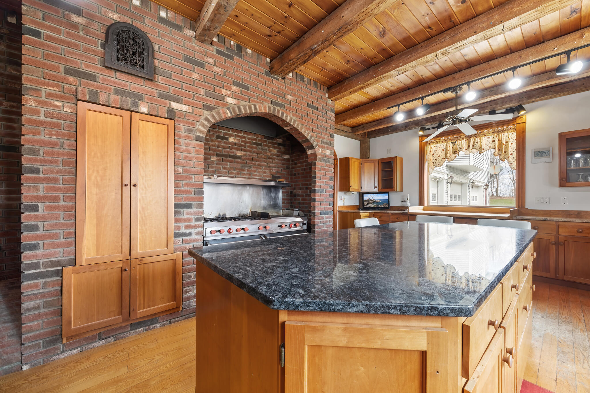 329 Main Road Bradford ME 04410