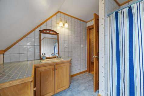 329 Main Road Bradford ME 04410