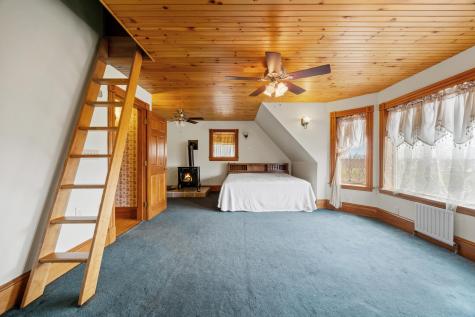 329 Main Road Bradford ME 04410