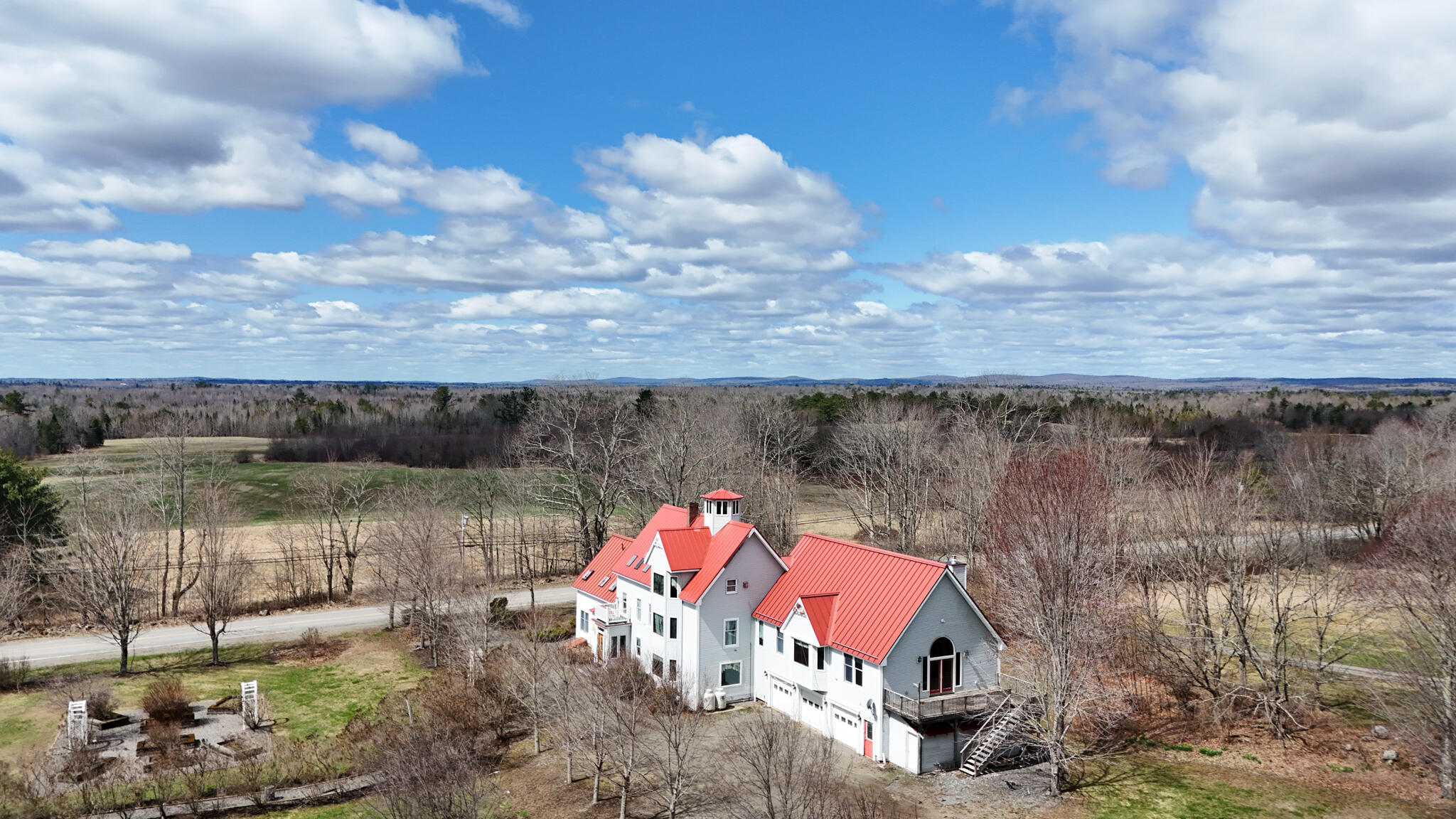 329 Main Road Bradford ME 04410