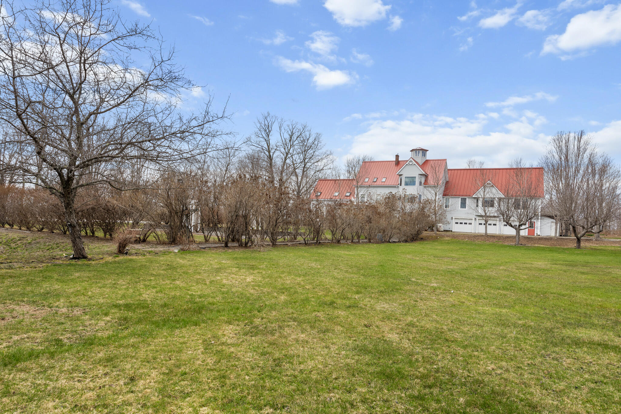 329 Main Road Bradford ME 04410