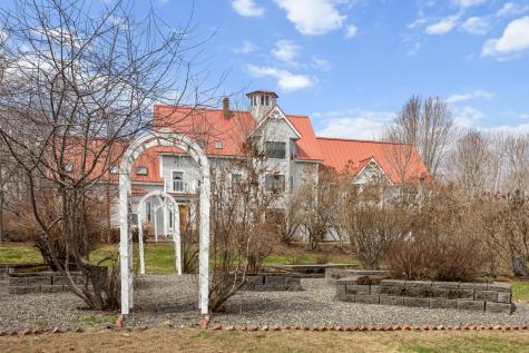 329 Main Road Bradford ME 04410