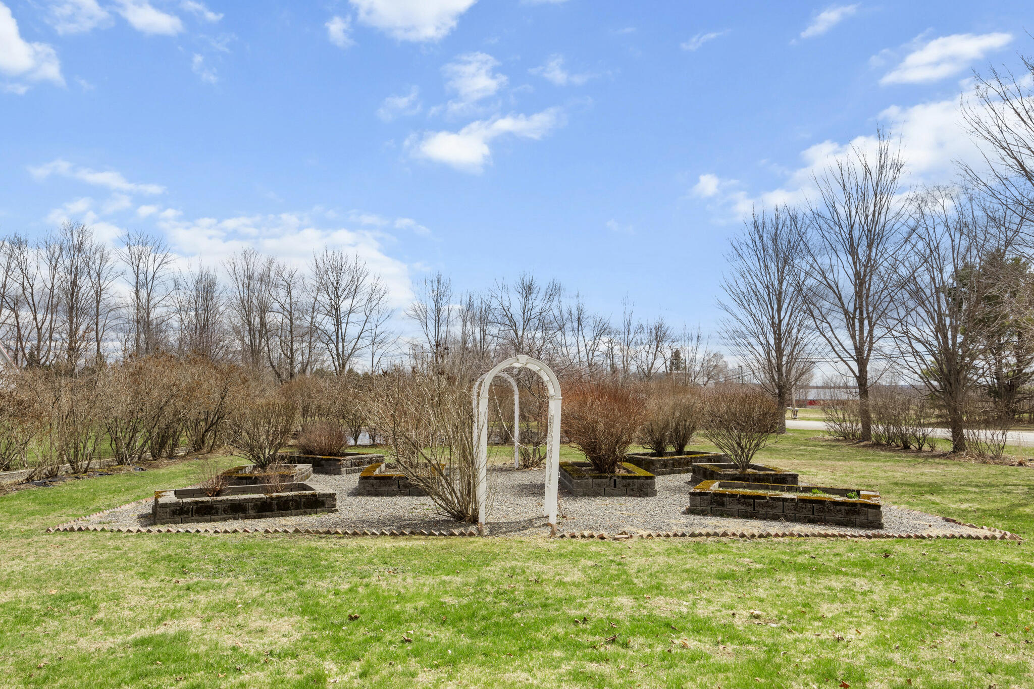 329 Main Road Bradford ME 04410