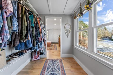 6 Apple Lane Standish ME 04084