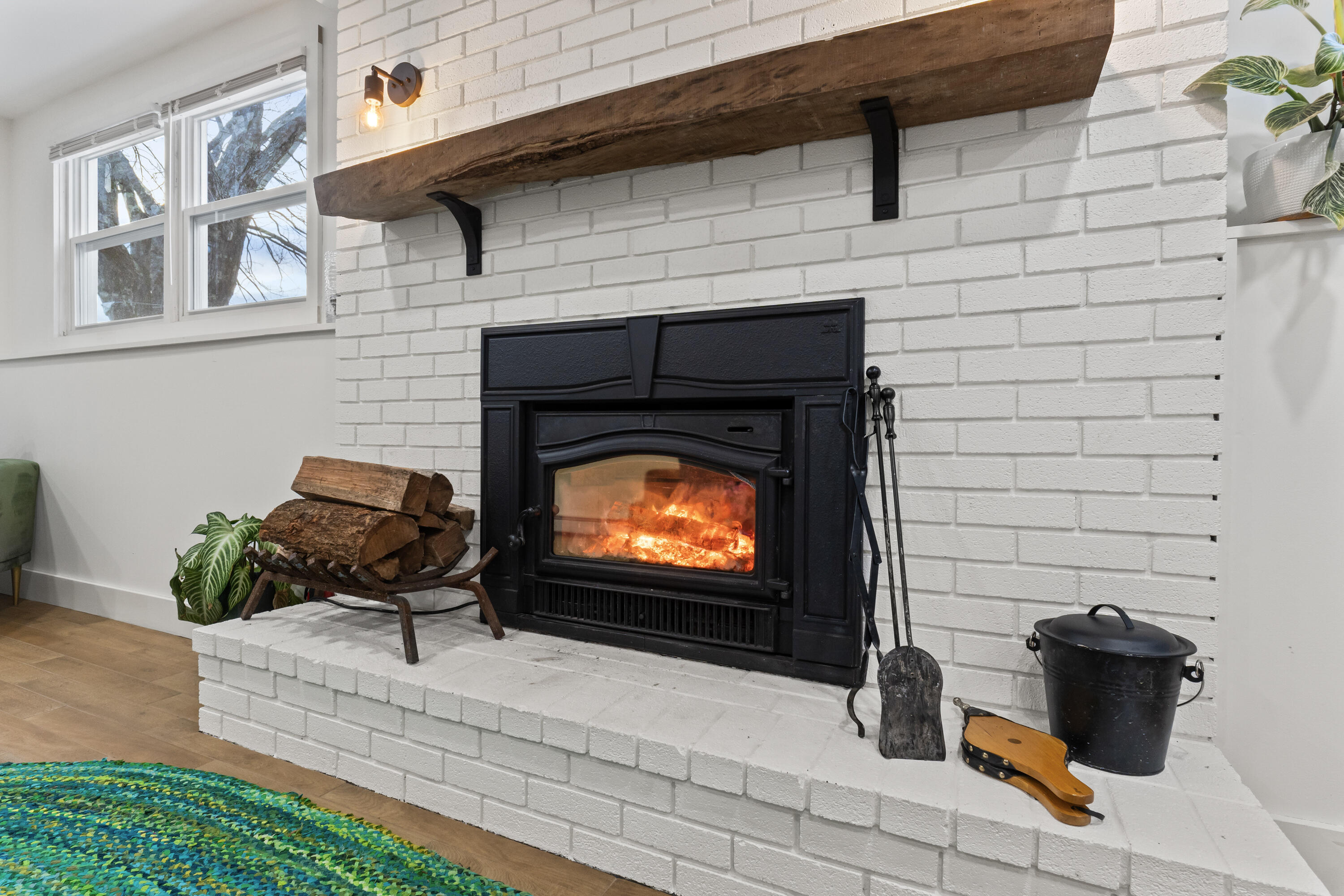 6 Apple Lane Standish ME 04084