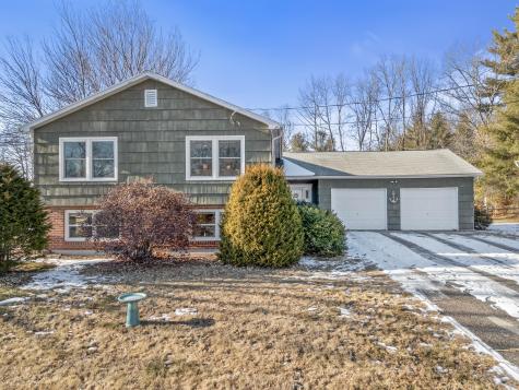 6 Apple Lane Standish ME 04084