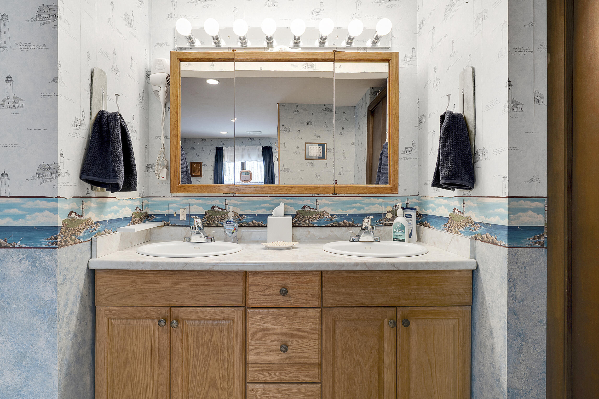 417 Middle Road Falmouth ME 04105