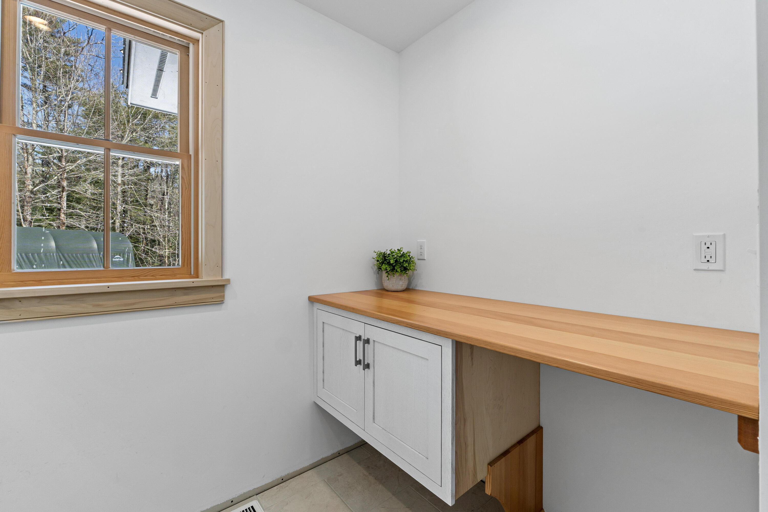 16 Sherman Cove Road Boothbay ME 04537