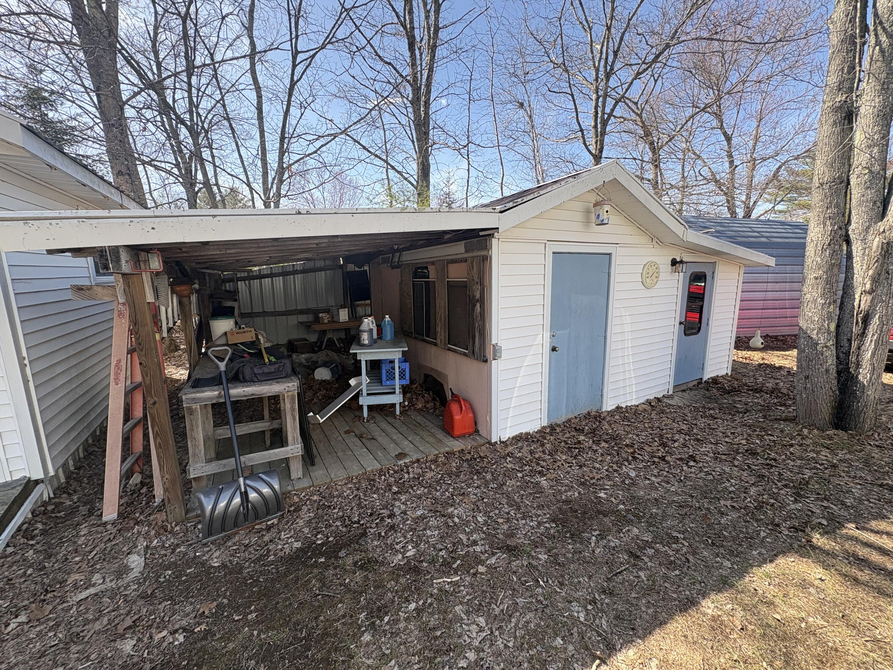 36 Hix Road Windsor ME 04363