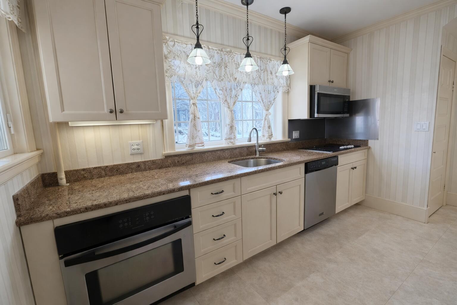 814 Main Street Sanford ME 04073