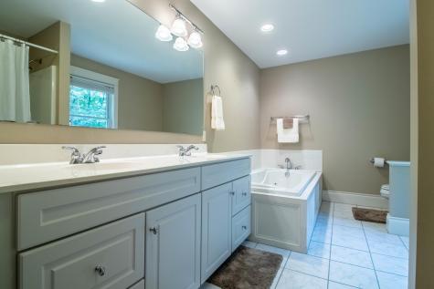 12 Springbrook Lane Falmouth ME 04105