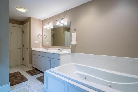 12 Springbrook Lane Falmouth ME 04105