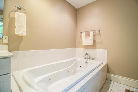 12 Springbrook Lane Falmouth ME 04105