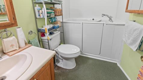 566 Deerfield Drive Hermon ME 04401