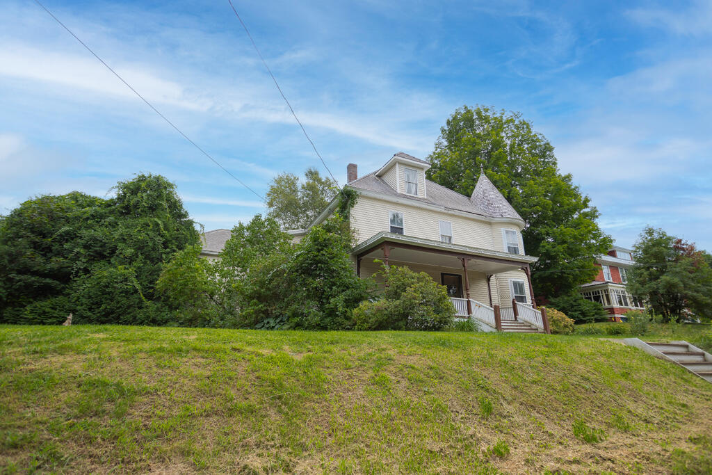 17 Village View Wilton ME 04294