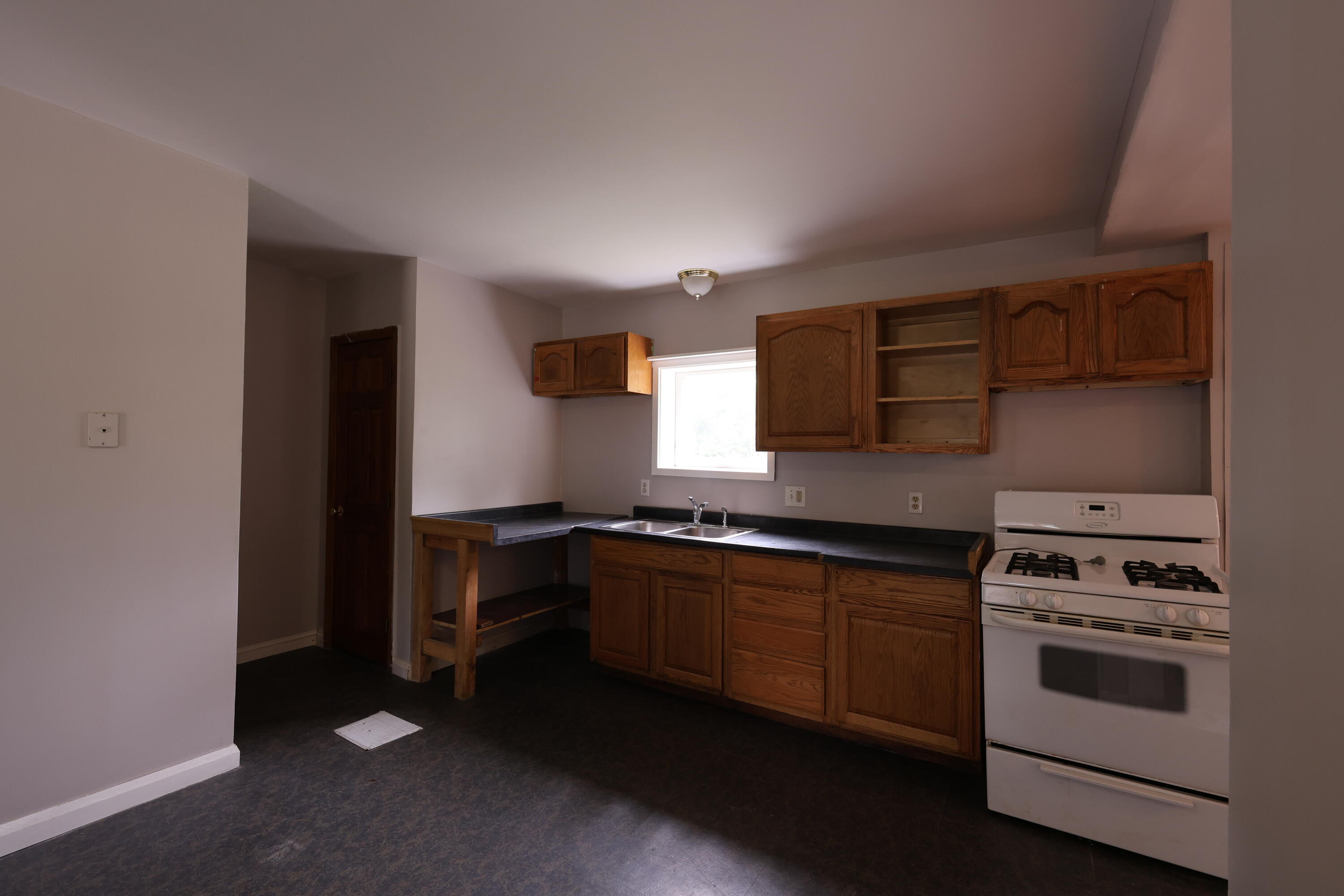 1146 Post Road Bowdoinham ME 04008