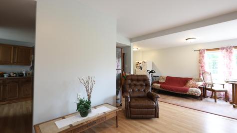 1146 Post Road Bowdoinham ME 04008