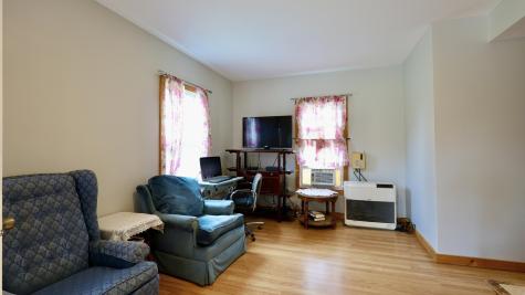 1146 Post Road Bowdoinham ME 04008