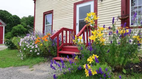 1146 Post Road Bowdoinham ME 04008