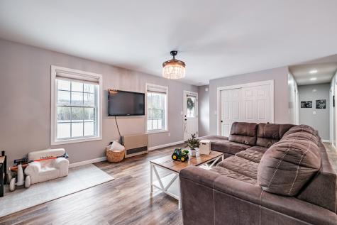 13 Silver Way Oxford ME 04270