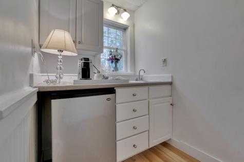 4 Kings Lane Kennebunkport ME 04046