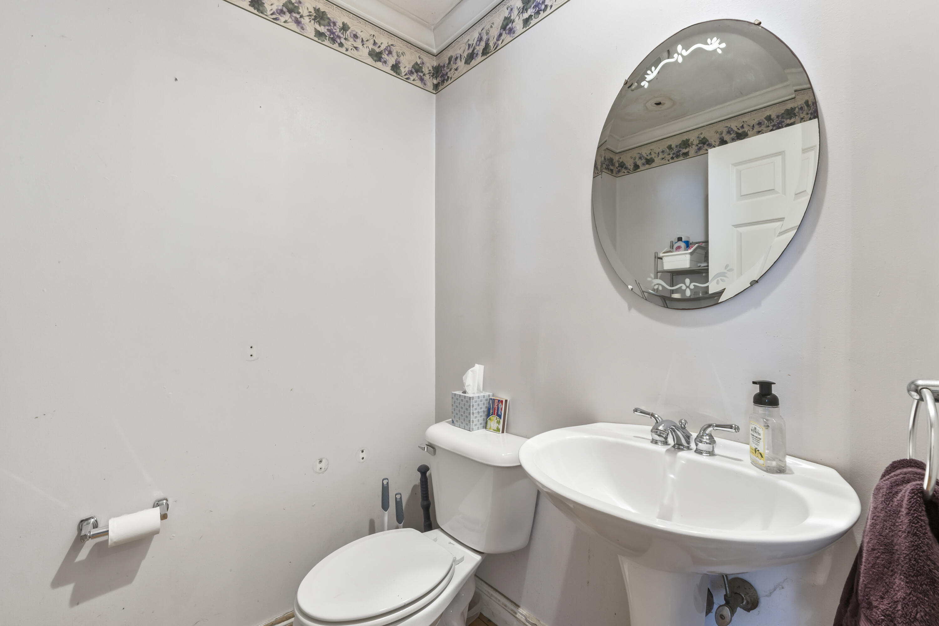 8 Days Landing Biddeford ME 04005