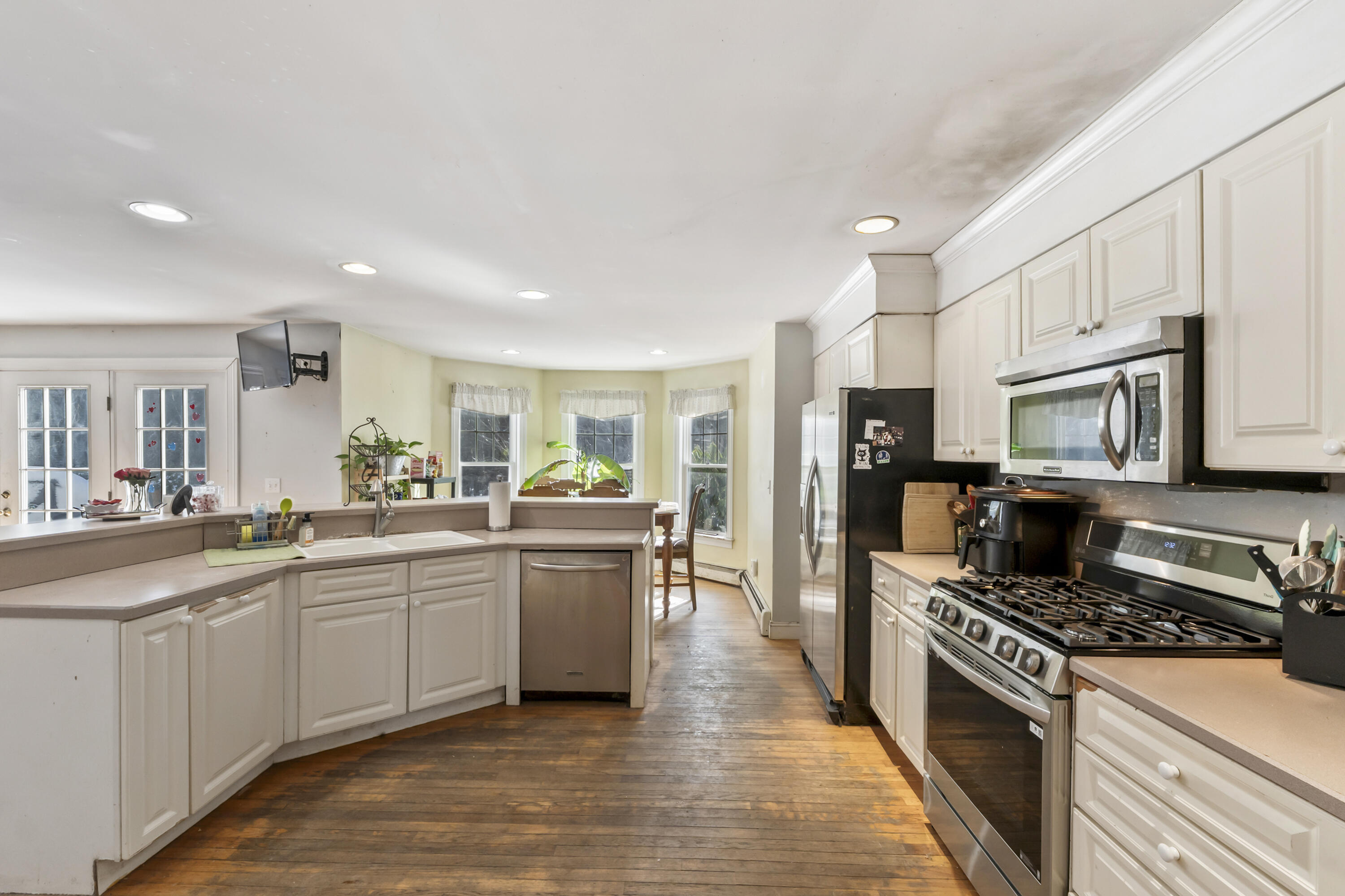 8 Days Landing Biddeford ME 04005