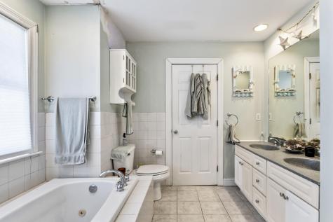 8 Days Landing Biddeford ME 04005