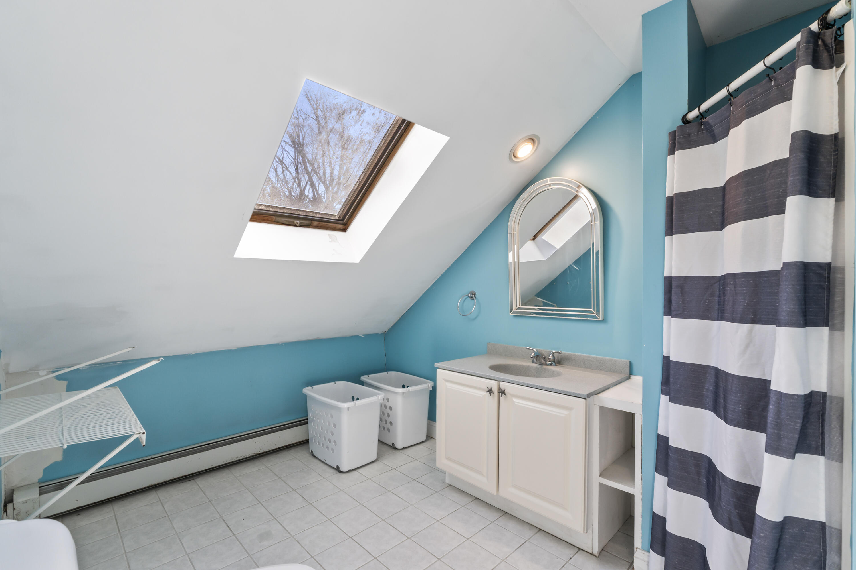 8 Days Landing Biddeford ME 04005