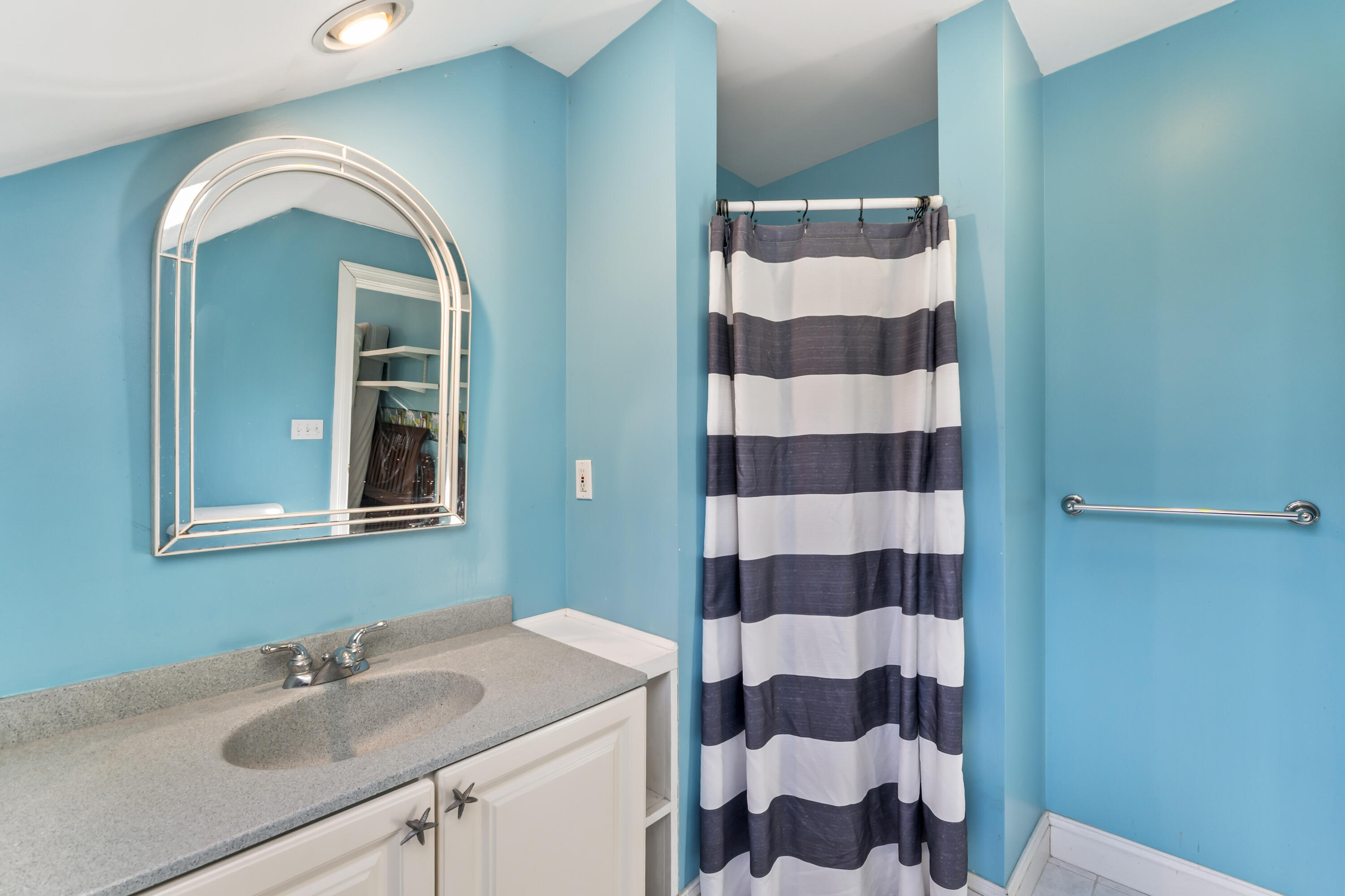 8 Days Landing Biddeford ME 04005