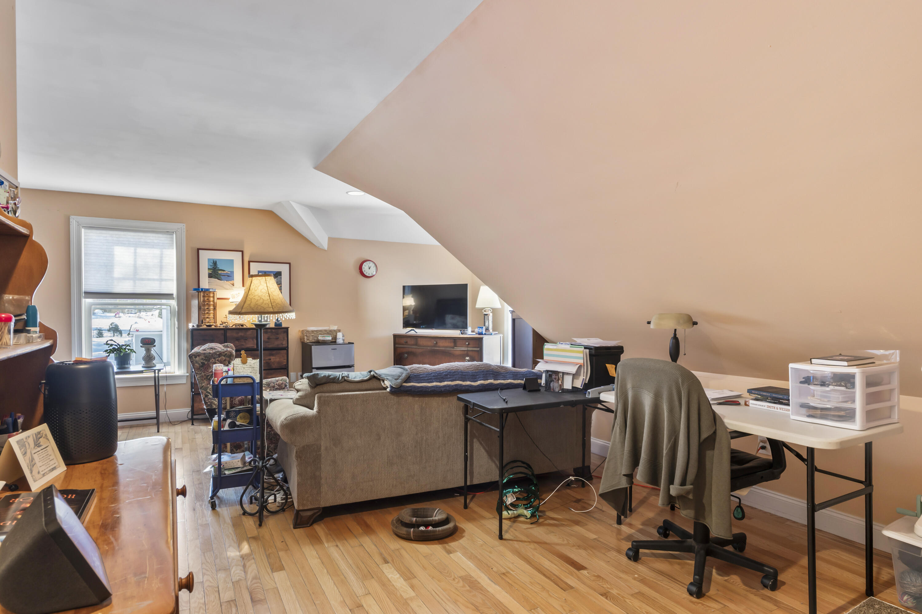 8 Days Landing Biddeford ME 04005