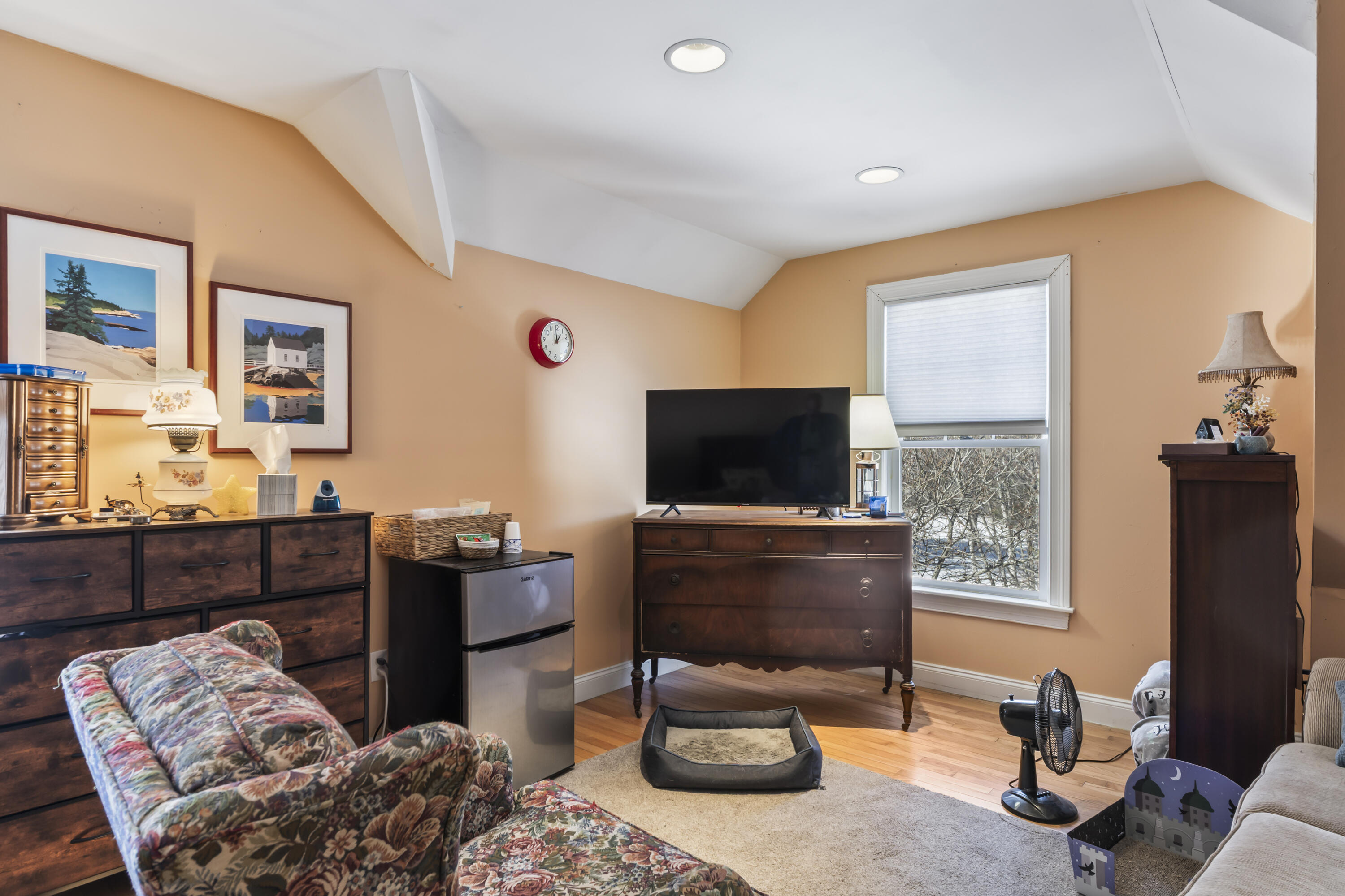 8 Days Landing Biddeford ME 04005