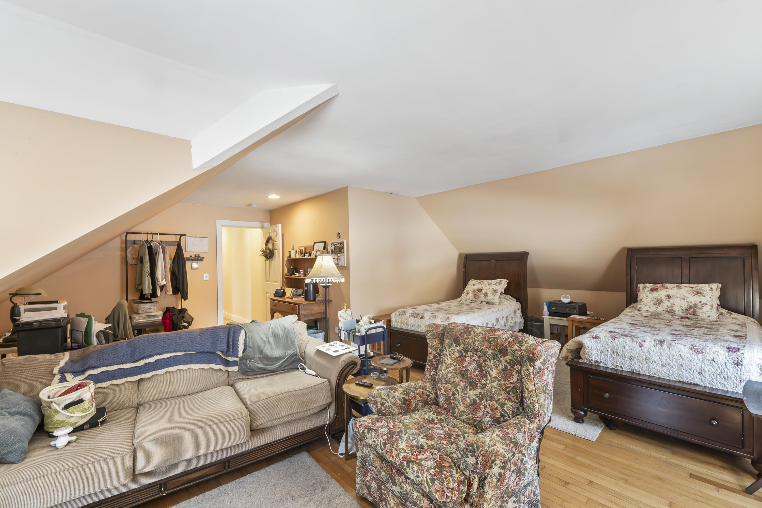 8 Days Landing Biddeford ME 04005