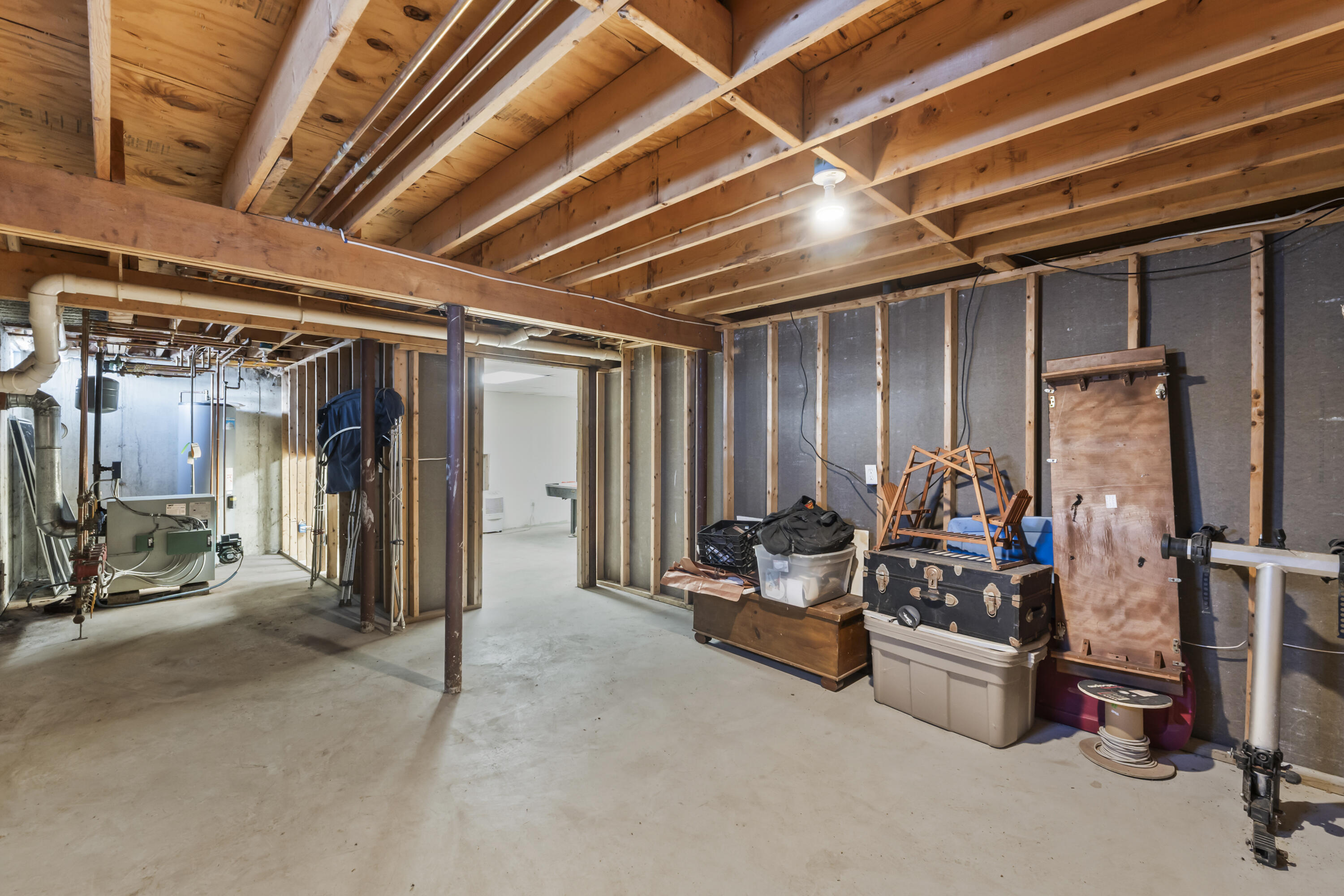 8 Days Landing Biddeford ME 04005