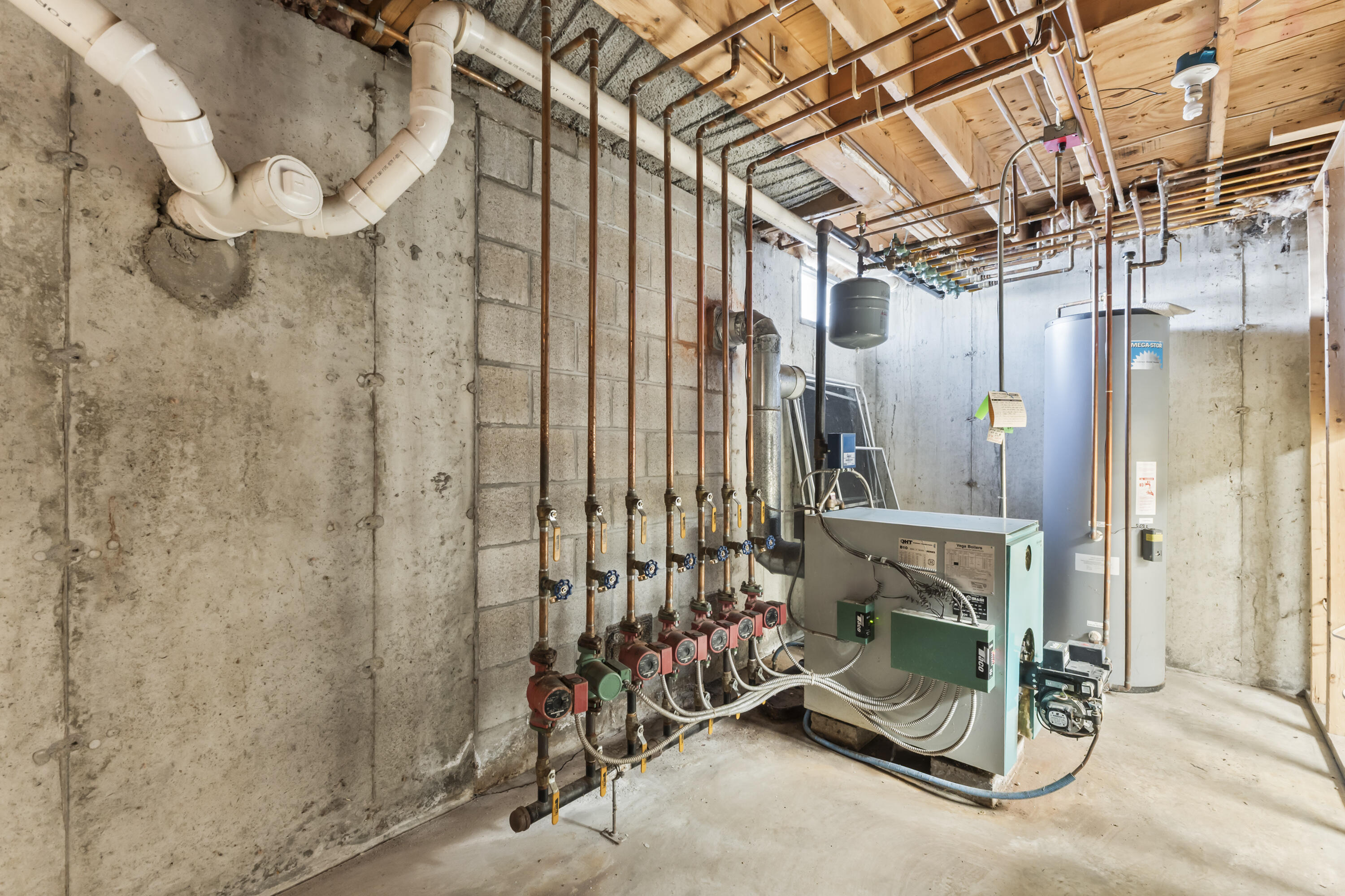 8 Days Landing Biddeford ME 04005