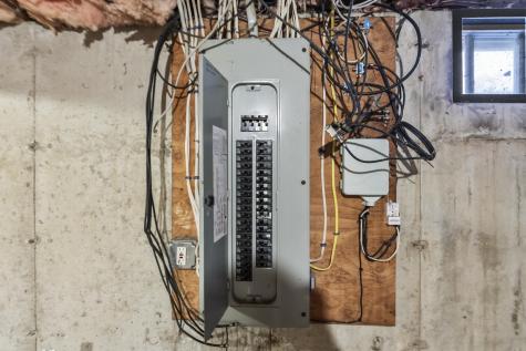 8 Days Landing Biddeford ME 04005