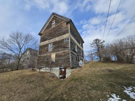 79 Pittsfield Avenue Hartland ME 04943