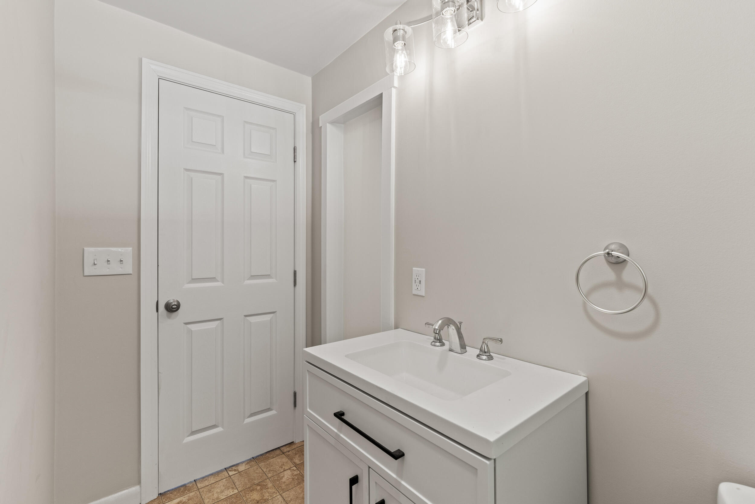 16 Tinker Lane Cumberland ME 04021