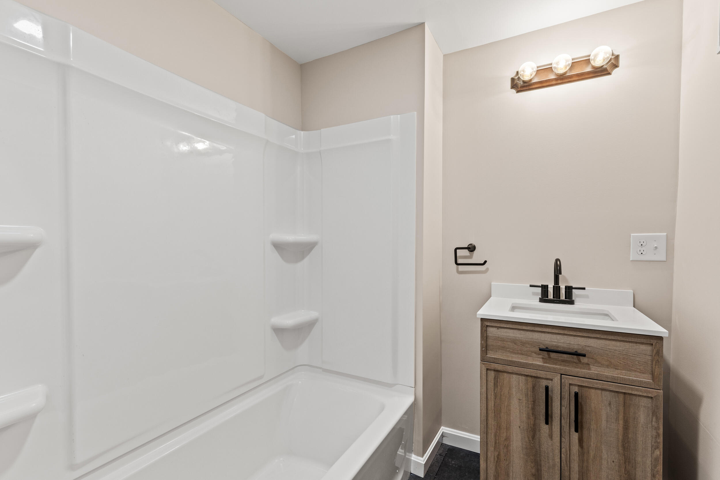 16 Tinker Lane Cumberland ME 04021