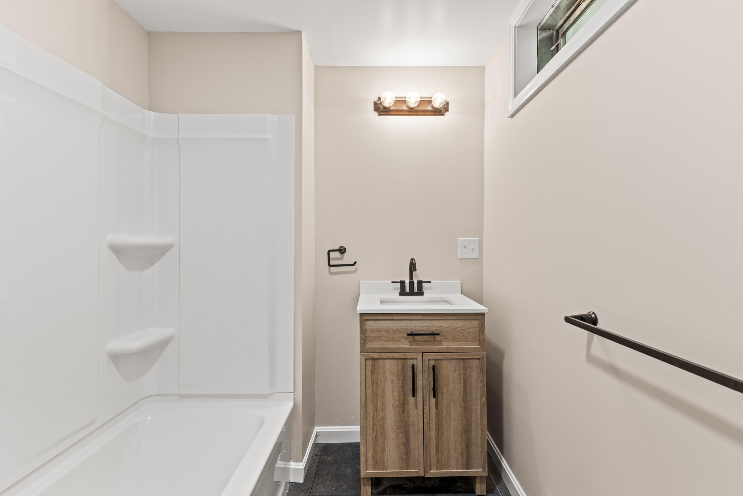 16 Tinker Lane Cumberland ME 04021