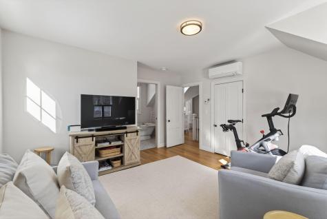 252 Foreside Road Falmouth ME 04105