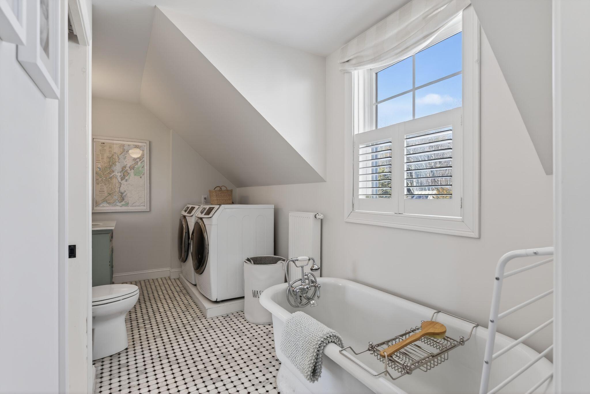 252 Foreside Road Falmouth ME 04105